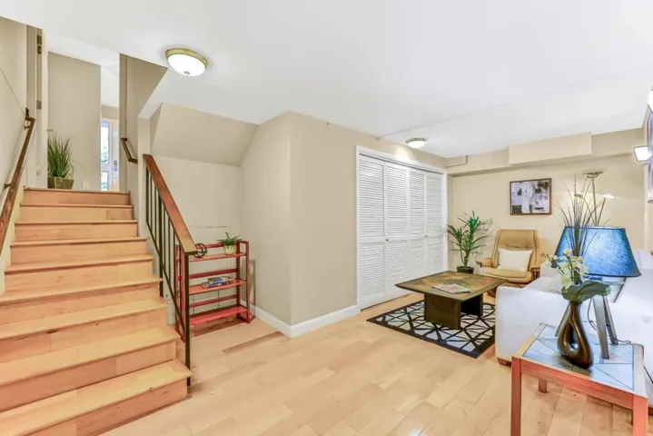 142 Sand Hill Circle, Menlo Park, California 94025