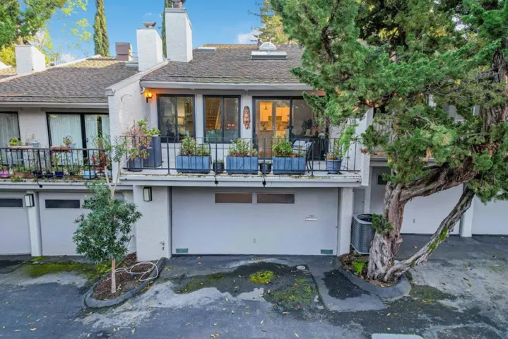 142 Sand Hill Circle, Menlo Park, California 94025