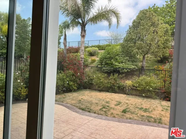 11354 Santini Lane, Porter Ranch, California 91326