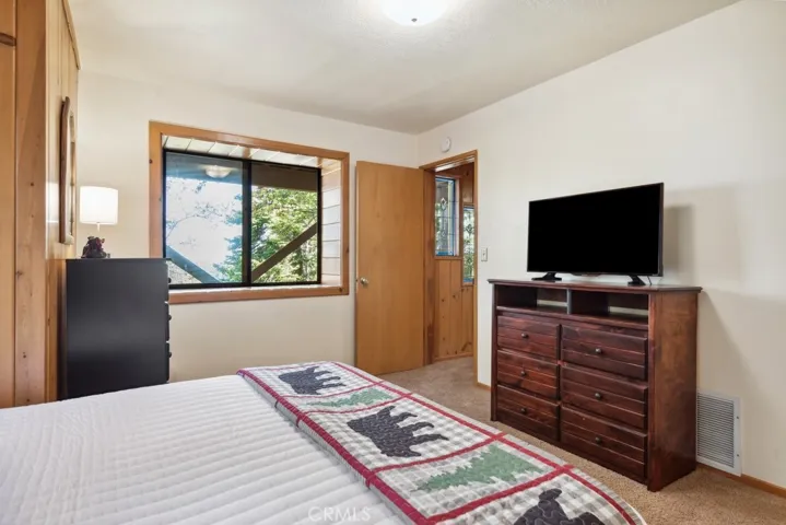 529 Dover Court, Lake Arrowhead, California 92352