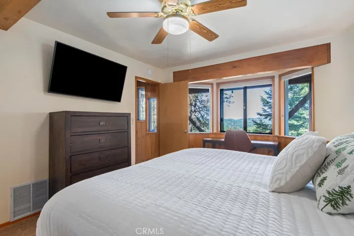 529 Dover Court, Lake Arrowhead, California 92352