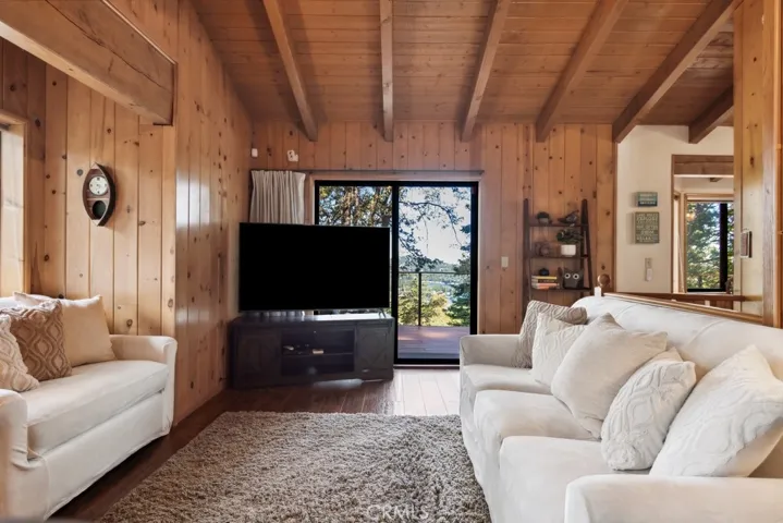 529 Dover Court, Lake Arrowhead, California 92352