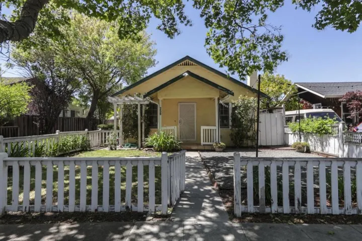 250 Chestnut Avenue, Palo Alto, California 94306