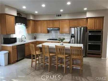 13865 Ivywood Court, Eastvale, California 92880