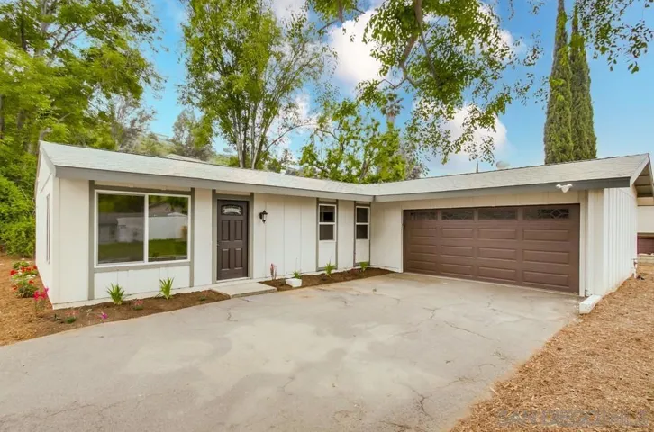3030 Hypoint, Escondido, California 92027