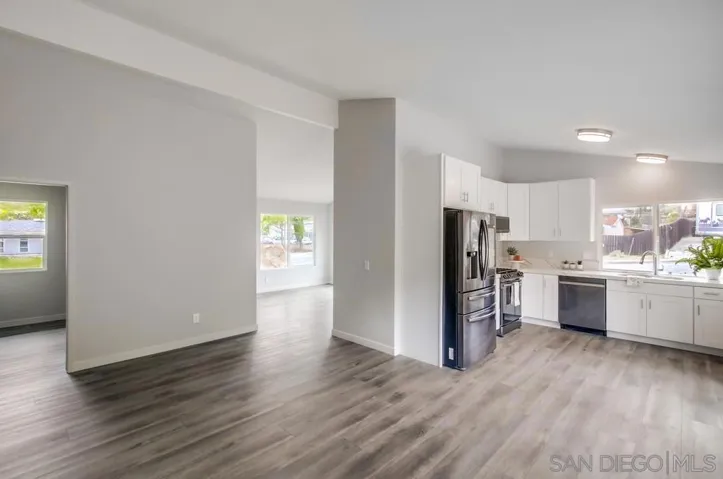 3030 Hypoint, Escondido, California 92027