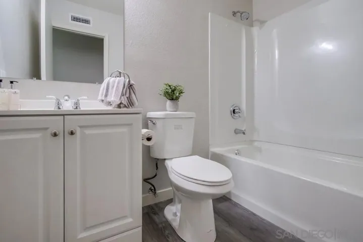 3030 Hypoint, Escondido, California 92027