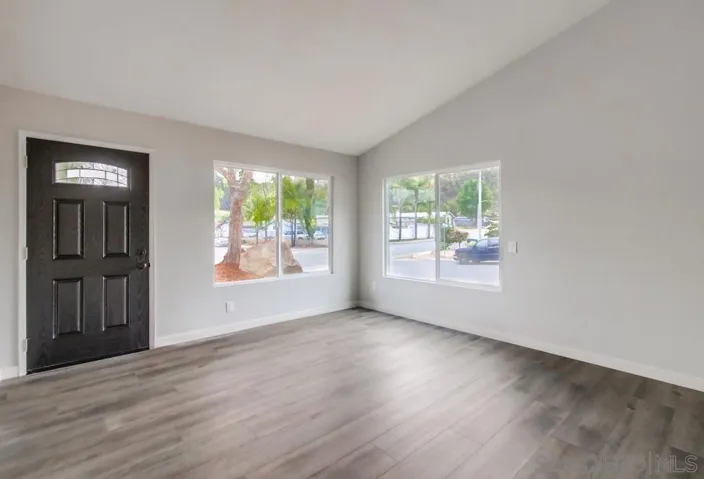 3030 Hypoint, Escondido, California 92027
