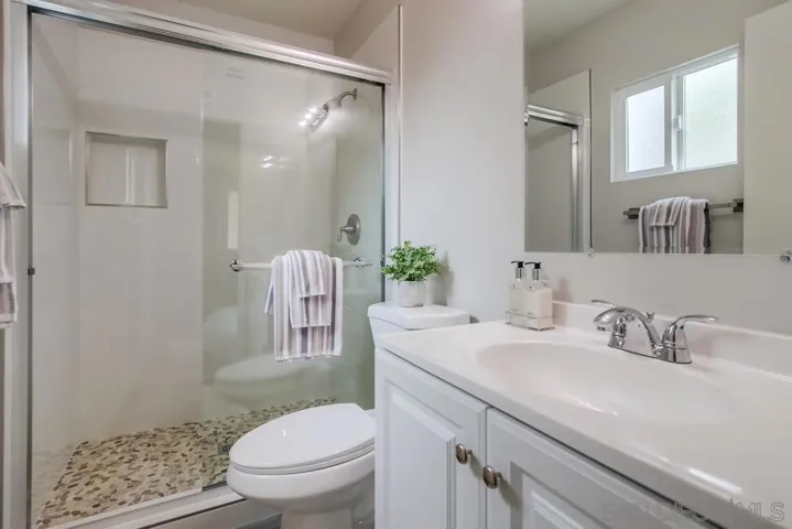 3030 Hypoint, Escondido, California 92027