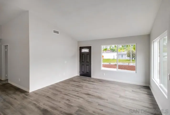 3030 Hypoint, Escondido, California 92027