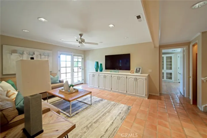416 Vista Grande, Newport Beach, California 92660