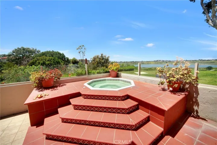 416 Vista Grande, Newport Beach, California 92660