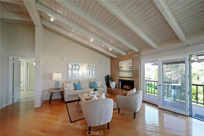 416 Vista Grande, Newport Beach, California 92660