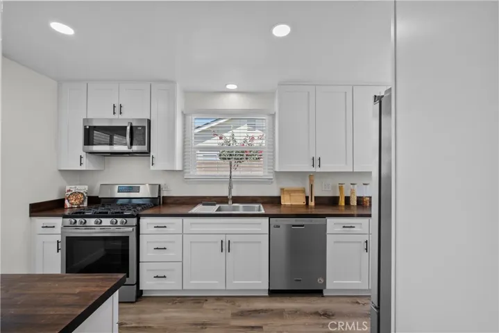 7306 Sale Avenue, West Hills, California 91307