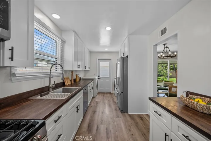 7306 Sale Avenue, West Hills, California 91307