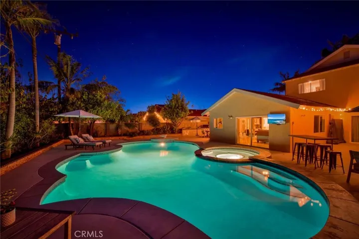 Evening Summer Dining with Cool Ocean Breezes