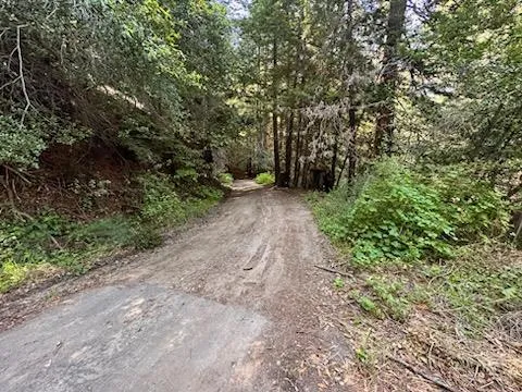 Kendall Ln Dirt Hill Entrance