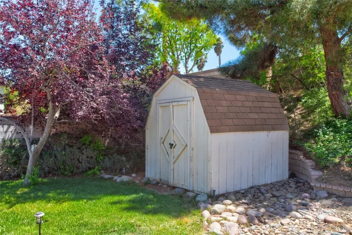 41603 Elsdale Place, Quartz Hill, California 93536