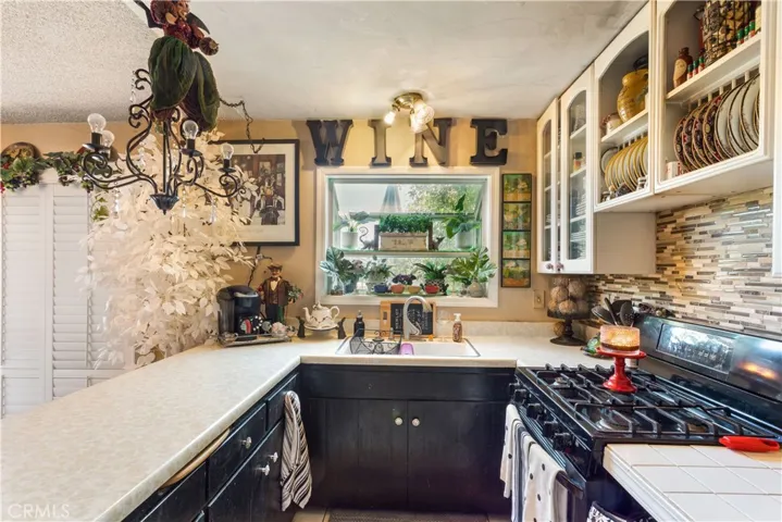 6661 Rockglen Avenue, San Diego, California 92111