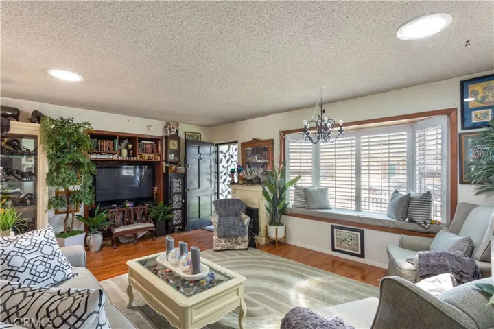 6661 Rockglen Avenue, San Diego, California 92111
