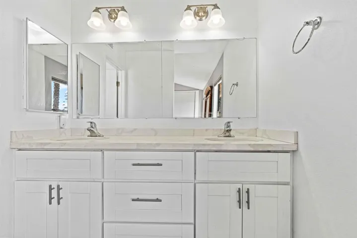 1421 Eastview Court, Oceanside, California 92056