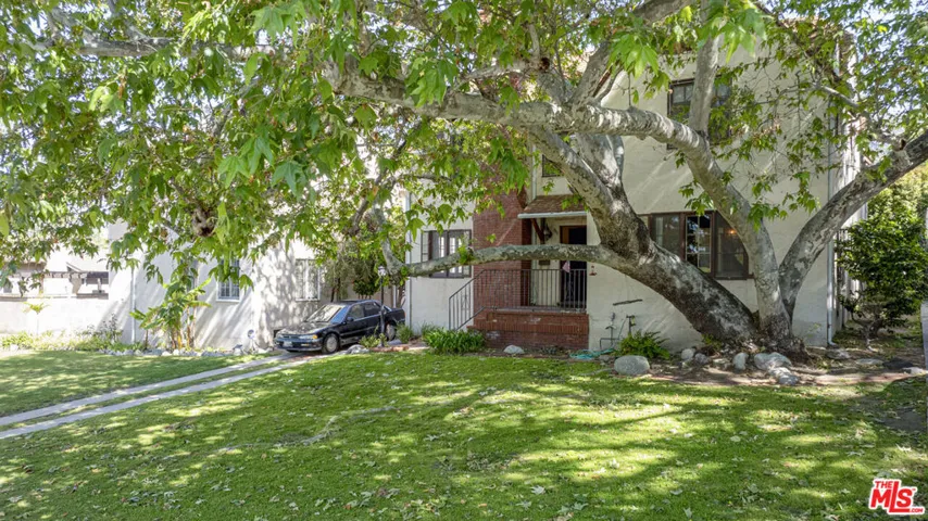 911 Cumberland Road, Glendale, California 91202
