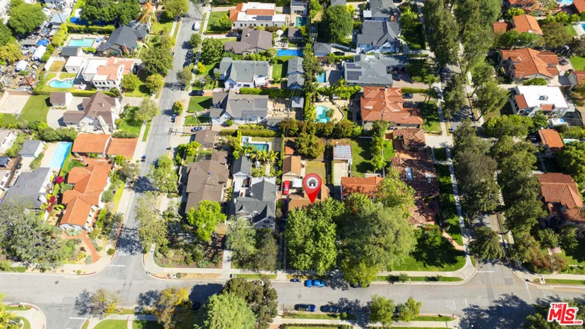 911 Cumberland Road, Glendale, California 91202