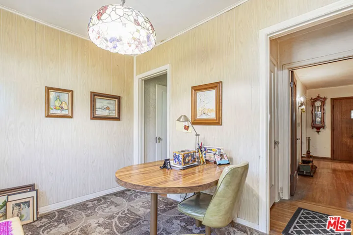 BREAKFAST ROOM