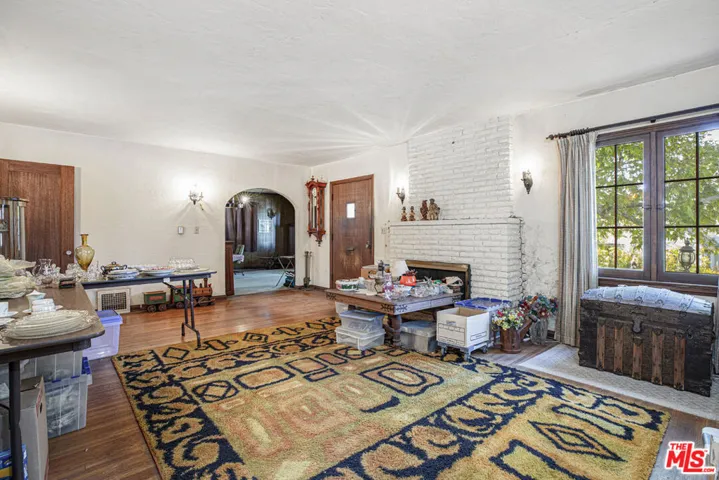 FORMAL LIVING RM