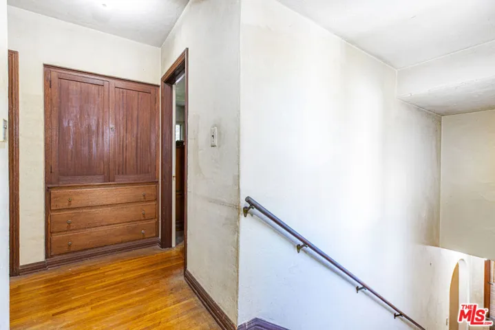 UPSTAIRS HALL