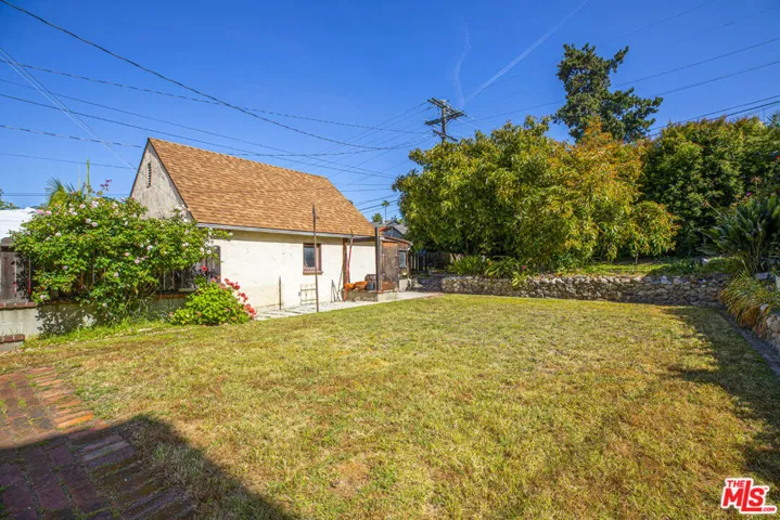 911 Cumberland Road, Glendale, California 91202