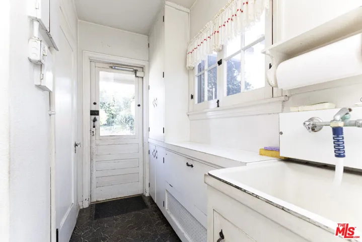LAUNDRY AREA