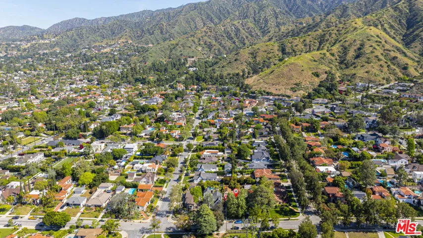 911 Cumberland Road, Glendale, California 91202