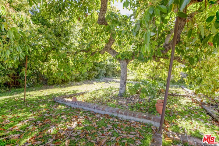 911 Cumberland Road, Glendale, California 91202