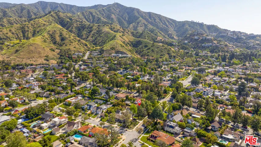 911 Cumberland Road, Glendale, California 91202