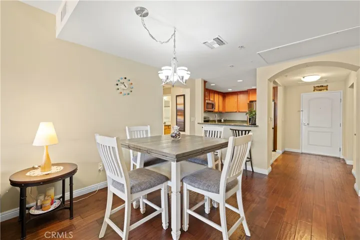 6800 Corbin Avenue 104, Reseda, California 91335