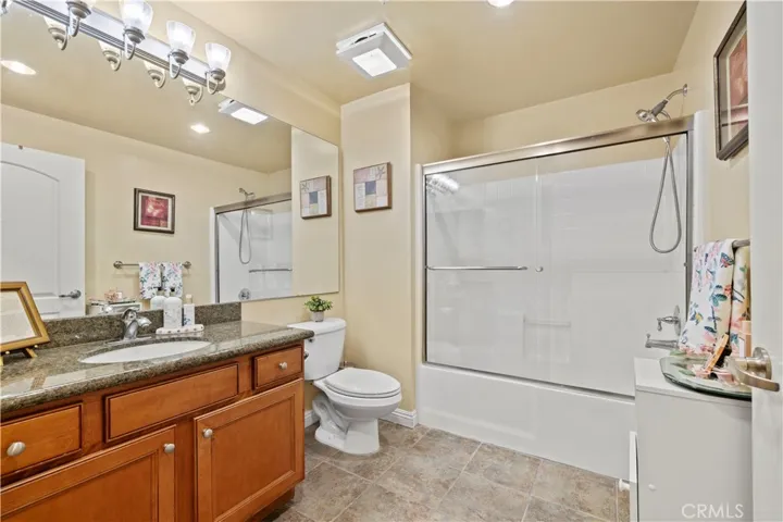 6800 Corbin Avenue 104, Reseda, California 91335