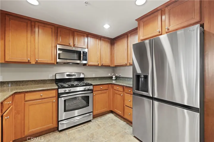 6800 Corbin Avenue 104, Reseda, California 91335