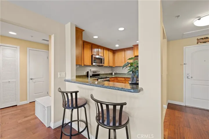 6800 Corbin Avenue 104, Reseda, California 91335