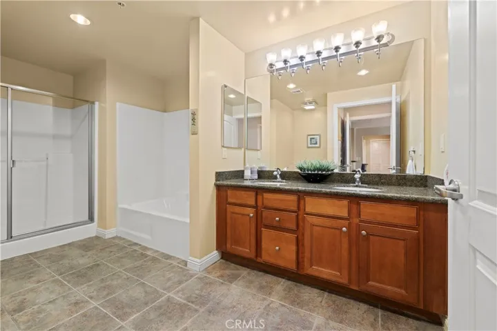 6800 Corbin Avenue 104, Reseda, California 91335