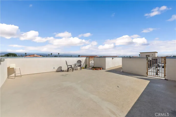 6800 Corbin Avenue 104, Reseda, California 91335