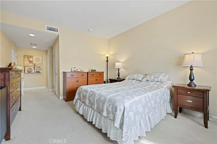 6800 Corbin Avenue 104, Reseda, California 91335