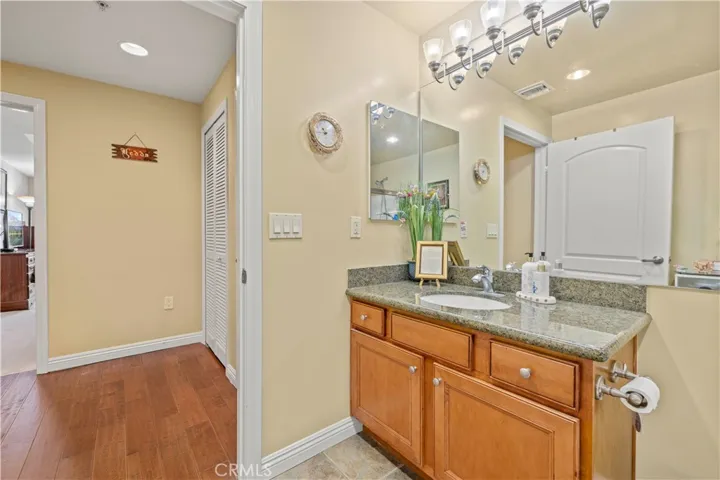 6800 Corbin Avenue 104, Reseda, California 91335