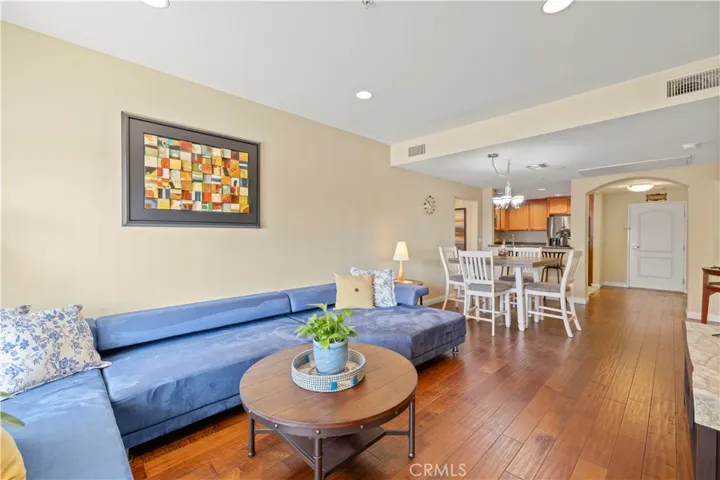 6800 Corbin Avenue 104, Reseda, California 91335