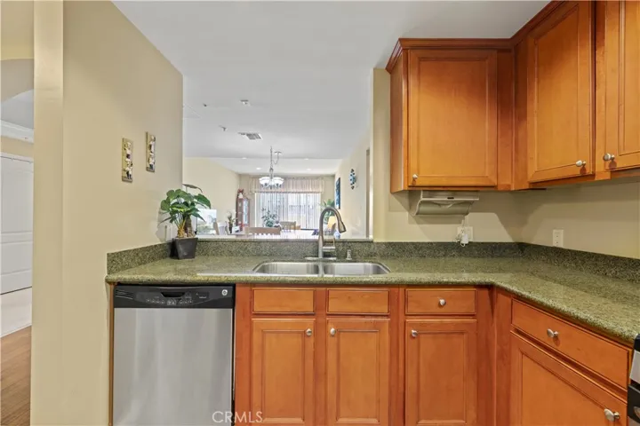 6800 Corbin Avenue 104, Reseda, California 91335