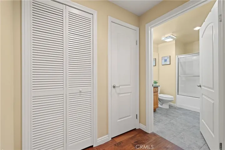 6800 Corbin Avenue 104, Reseda, California 91335