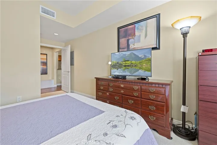 6800 Corbin Avenue 104, Reseda, California 91335