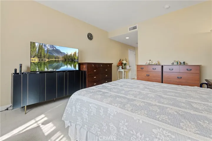 6800 Corbin Avenue 104, Reseda, California 91335