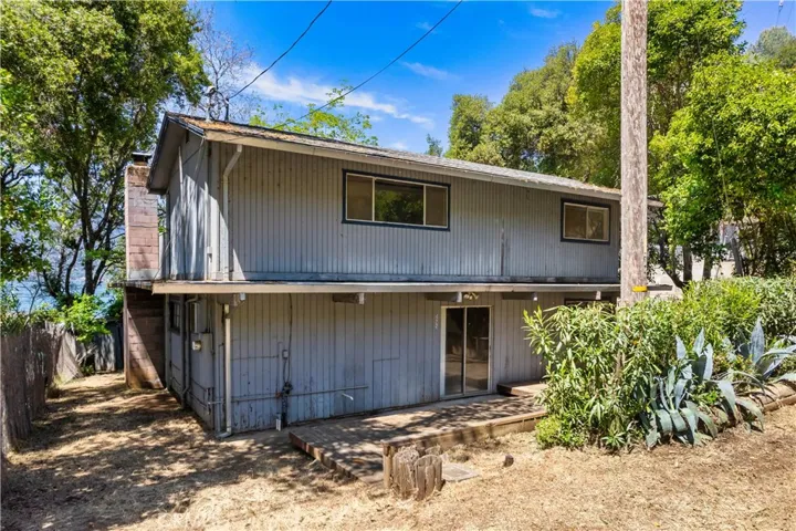 2695 Oakhurst Avenue, Clearlake, California 95422