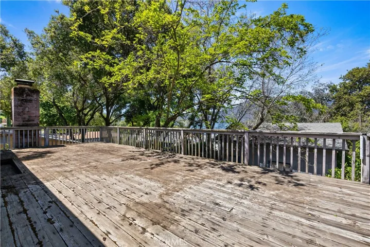 2695 Oakhurst Avenue, Clearlake, California 95422